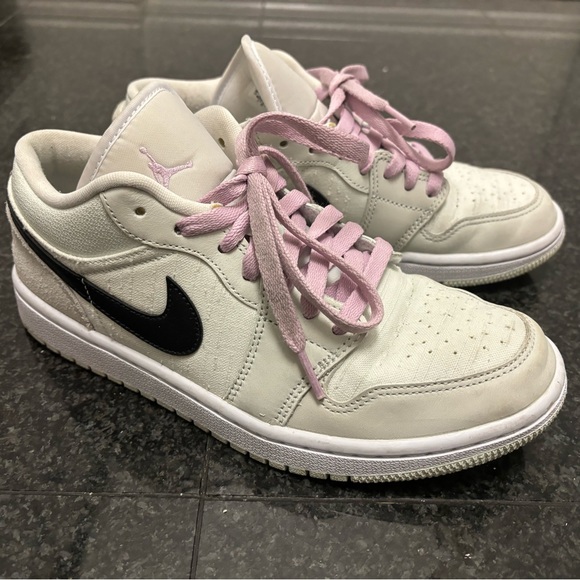 Jordan Shoes - Air Jordan’s womens ’barely there’